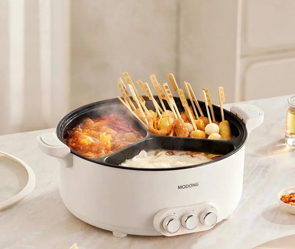 Electric Hot Pot with Divider, 5.6L/8L, 220V